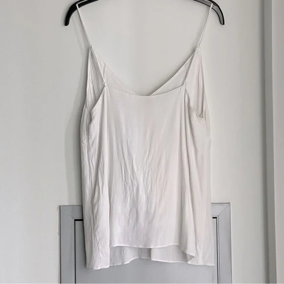 ARITZIA WILFRED FREE Classic White V-Neck Camisole Top - Picture 2 of 8